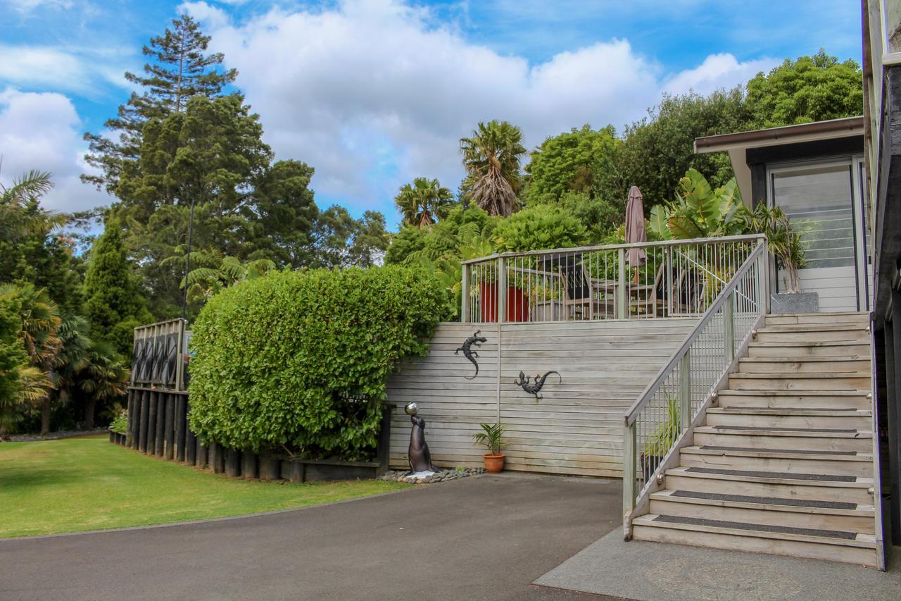 Amazing Kiwi Lodge Whangamata Exterior photo