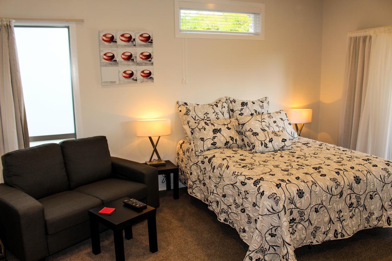 Amazing Kiwi Lodge Whangamata Exterior photo